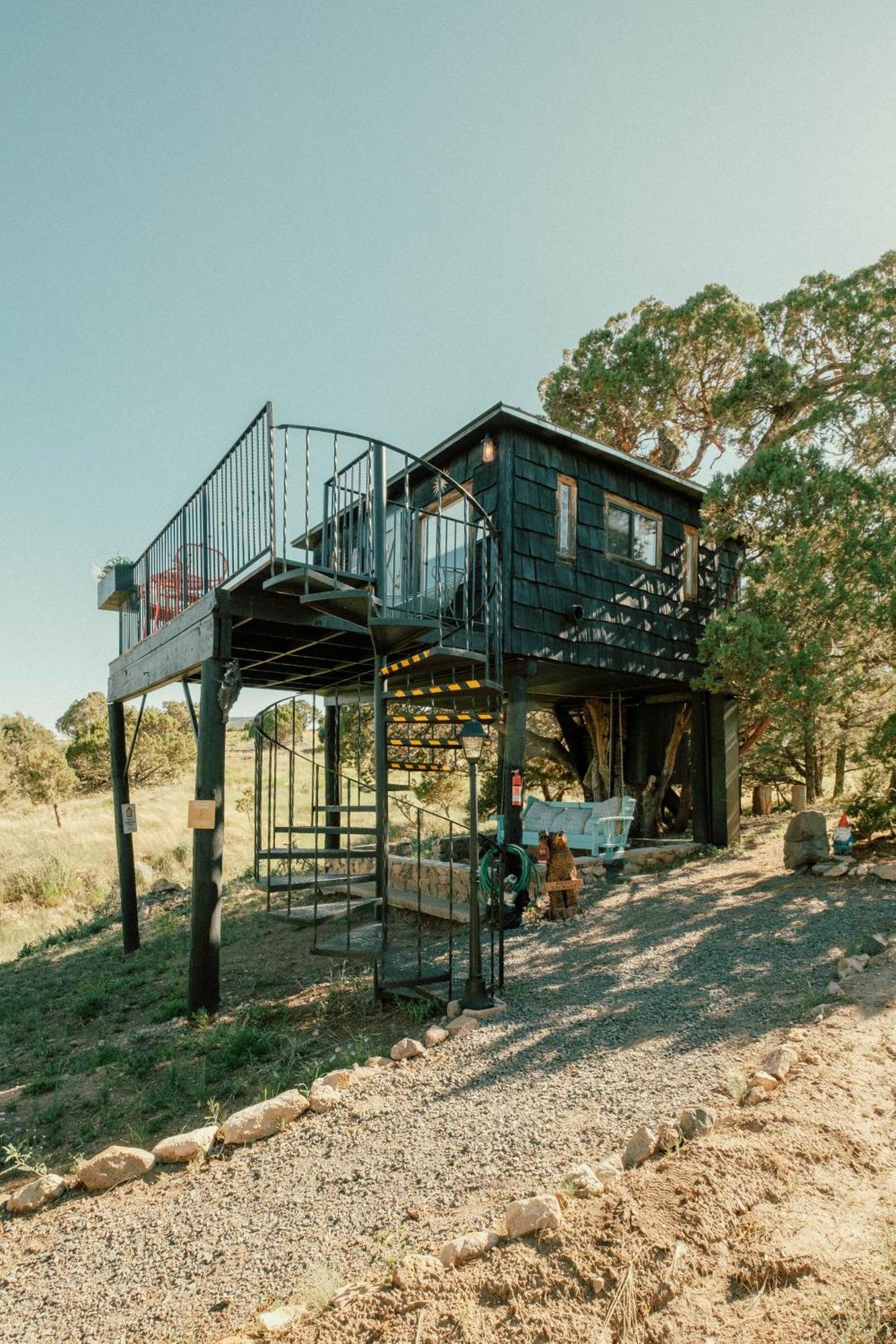Villa Ashley'S Treehouse At El Mistico Ranch à Nogal Extérieur photo